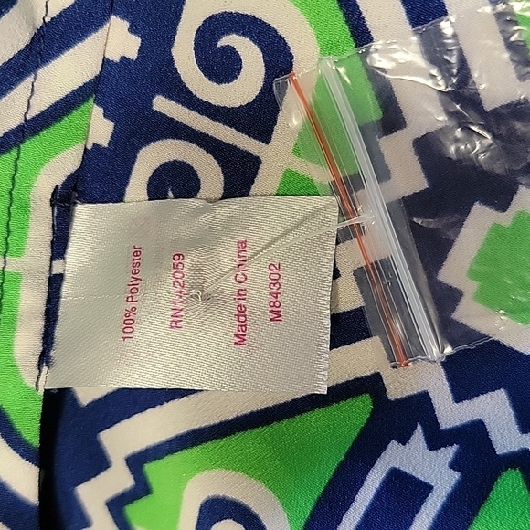 Macbeth Size L Green Blue White Patterned Sleeveless Button Back Blouse, NWOT - Picture 11 of 12